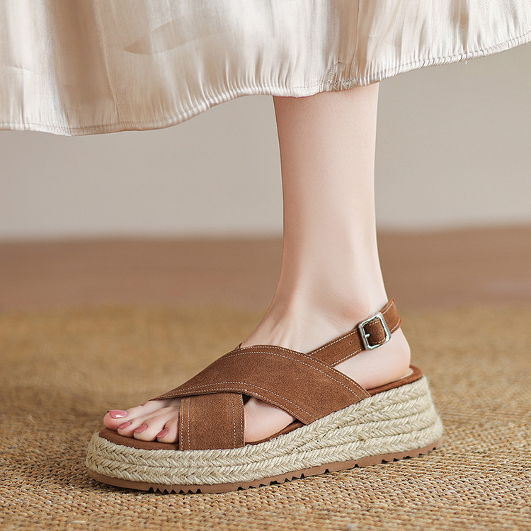 Casual Sandals with Suede Upper and Rubber Foam Sole